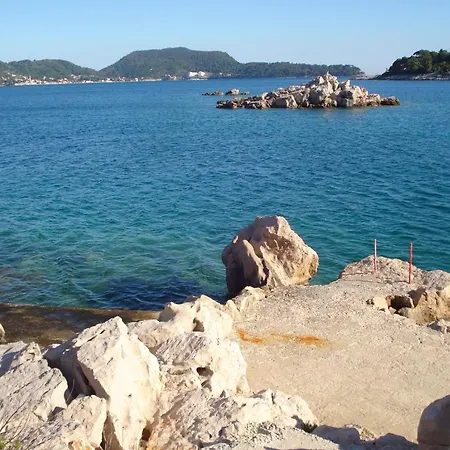 Tri Sestre Πανσιόν 3*