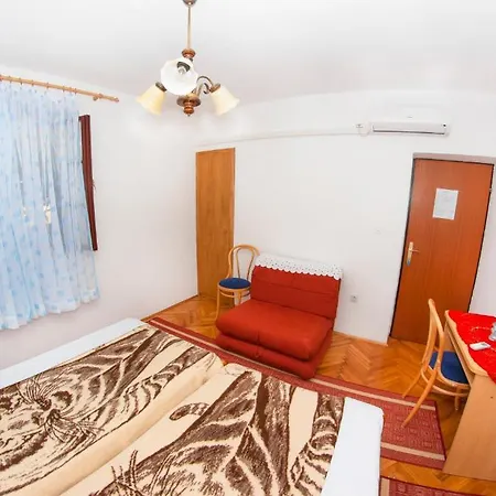 Gostinjska kuća Tri Sestre 3*