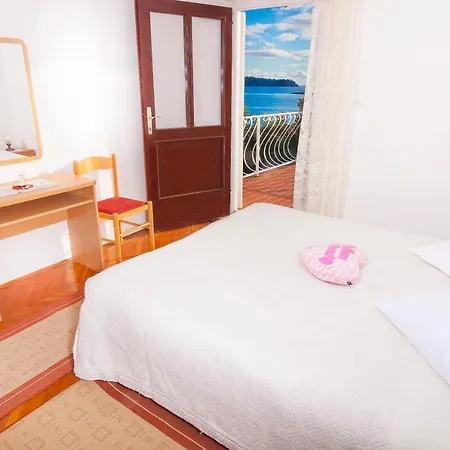 Gostinjska kuća Tri Sestre 3*